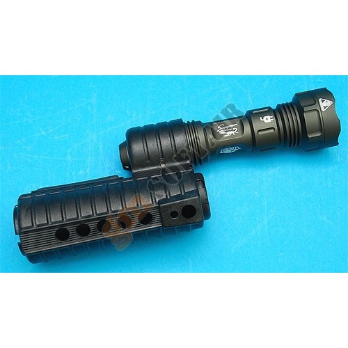 AR15 Series Handguard with Integrated Flashlight (GP726A G&amp;P)